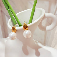 Pearl drop earrings