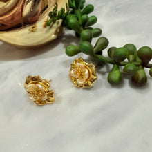 Shell flower earrings