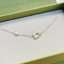 Diamond flower bracelet