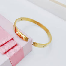 Waterproof Hollow Star Sparkle Bangle