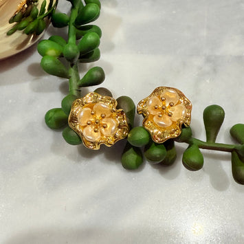 Shell flower earrings