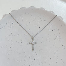 Sliver cross necklace