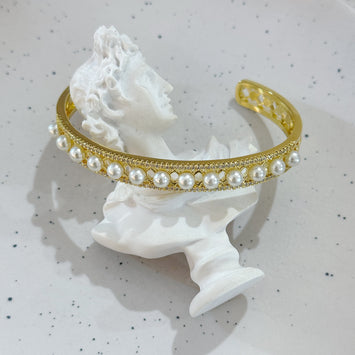 Pearl bangle