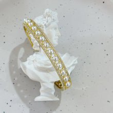 Pearl bangle