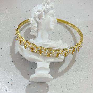 Multiple flowers bangle