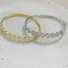 Multiple flowers bangle