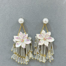 Hanging flower earrings