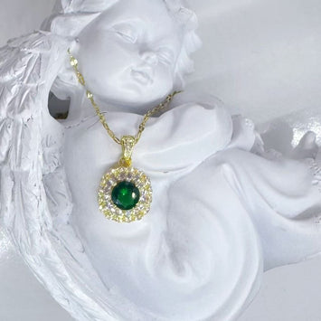 Hanging green necklace