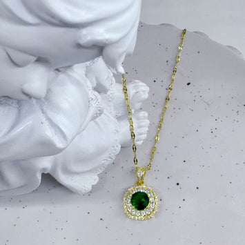 Hanging green necklace