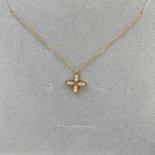 Lucky leaf necklace