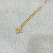 Lucky leaf necklace