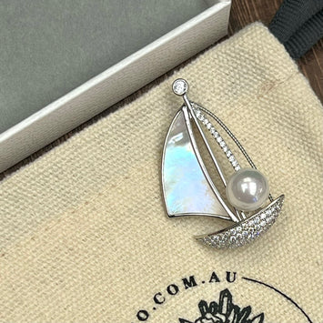 Sliver boat brooch