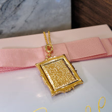 Blue fram necklace