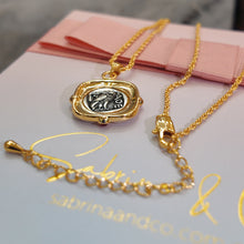 Picture frame necklace