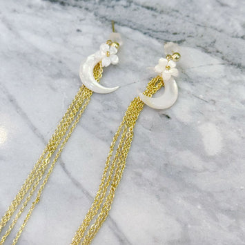 Shell moon earrings