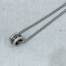 Roll necklace
