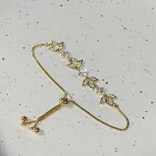 Leaf bracelet