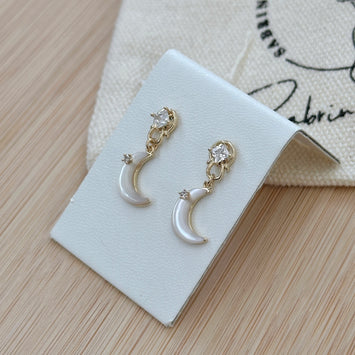 Hanging shell moon earrings