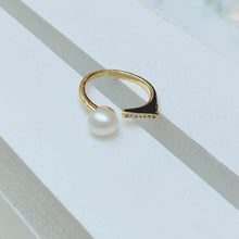Modern Square Pearl Ring