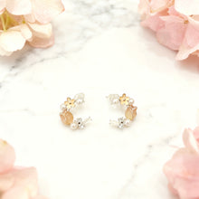 Flower pearl earrings