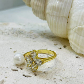 Square diamond pearl ring