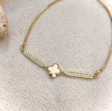 Single lucky clover with diamond bracelet