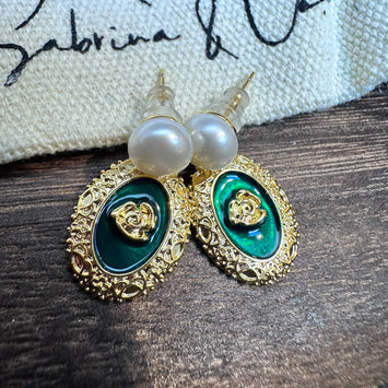 Pearl with hanging flower earring