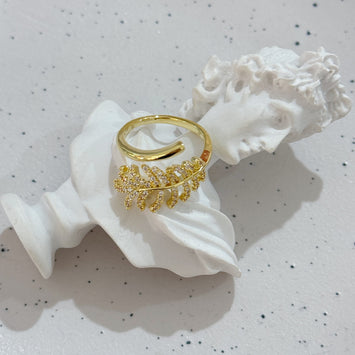 Fancy leaf ring