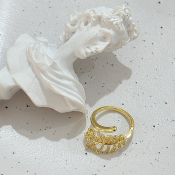 Fancy leaf ring