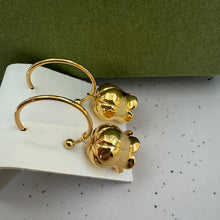 Hanging flower earrings