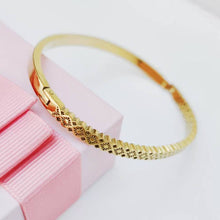 Stainless Steel Floral Lace Slim Bangle