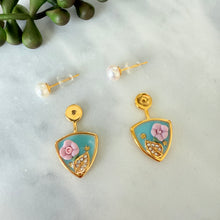 Pearl with hanging painting earrings