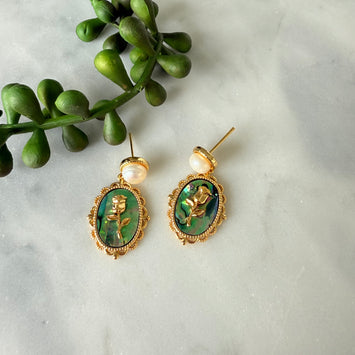 Pearl with shell painting earrings