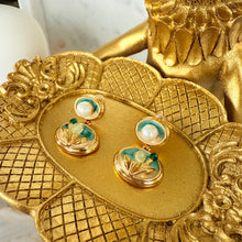 Shell earrings