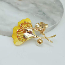 Gold Ginko Pearl Brooch