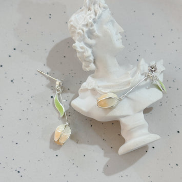 Sliver rose earrings