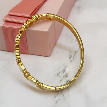 Ivory Sparkle Heart Bangle