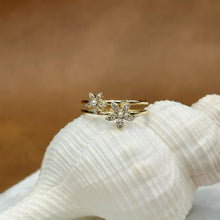 Flower with pearl and diamond ring