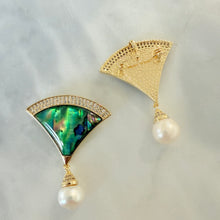 Shell fan brooch