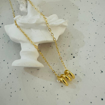 Twisted necklace