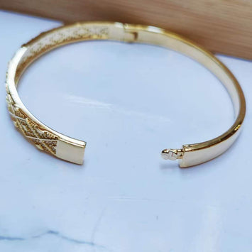 Diamond Pattern Bangle