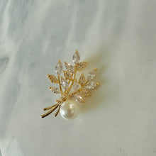 Bouquet brooch