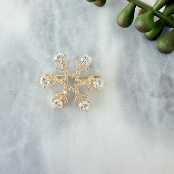 Snow brooch