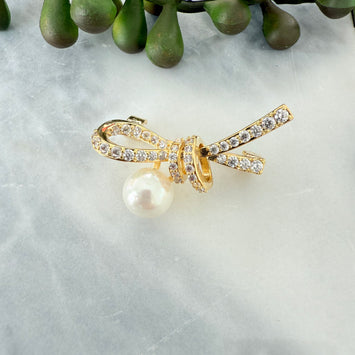 Pearl bow brooch