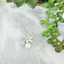 Shell flower brooch