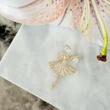 Dancing brooch
