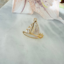 Shell and diamonds boat brooch