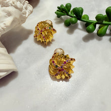 Twisted square earrings