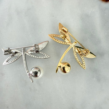 Shell dragonfly brooch