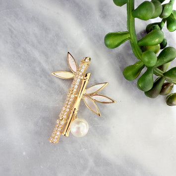 Simple shell bamboo brooch